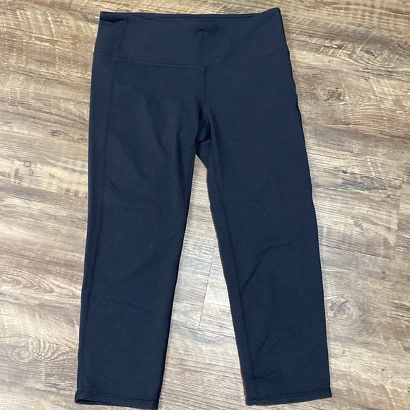 Black Athleta Cropped Leggings Size Small - Picture 3 of 4